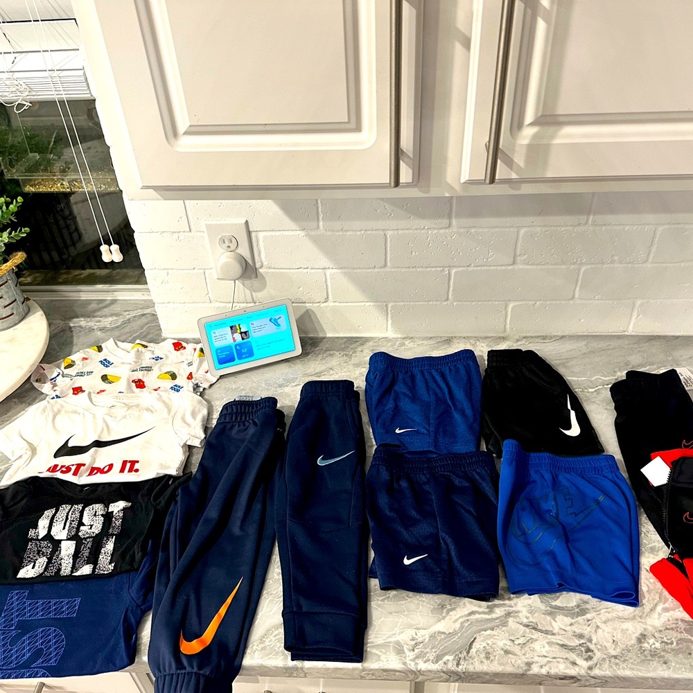 Nike Lot - Boys 2T